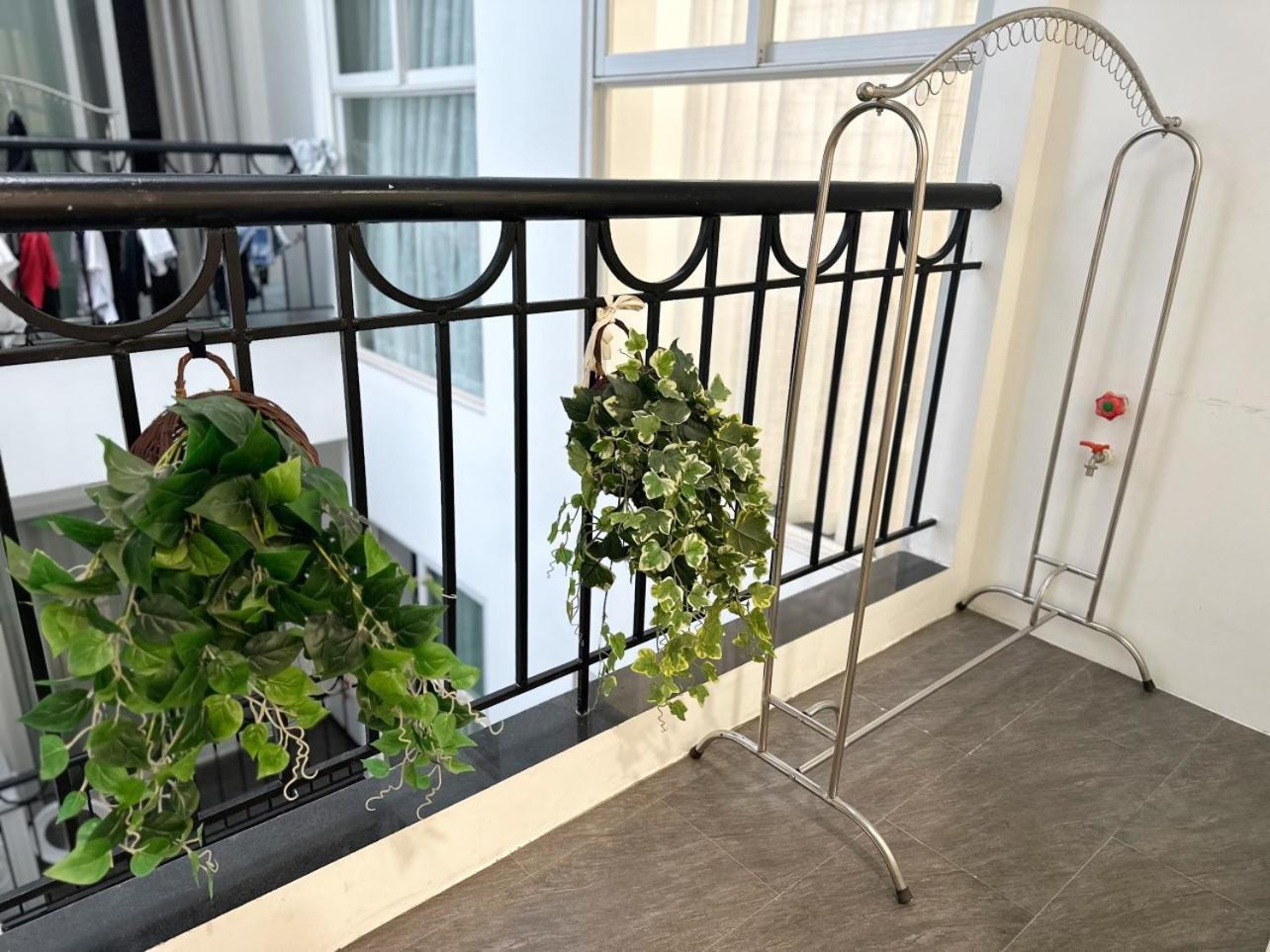 Luxe Paradise Residence Truc Bach Hanoi Bagian luar foto